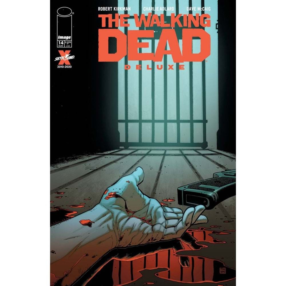 WALKING DEAD DELUXE # 14 COVER B MOORE & MCCAIG